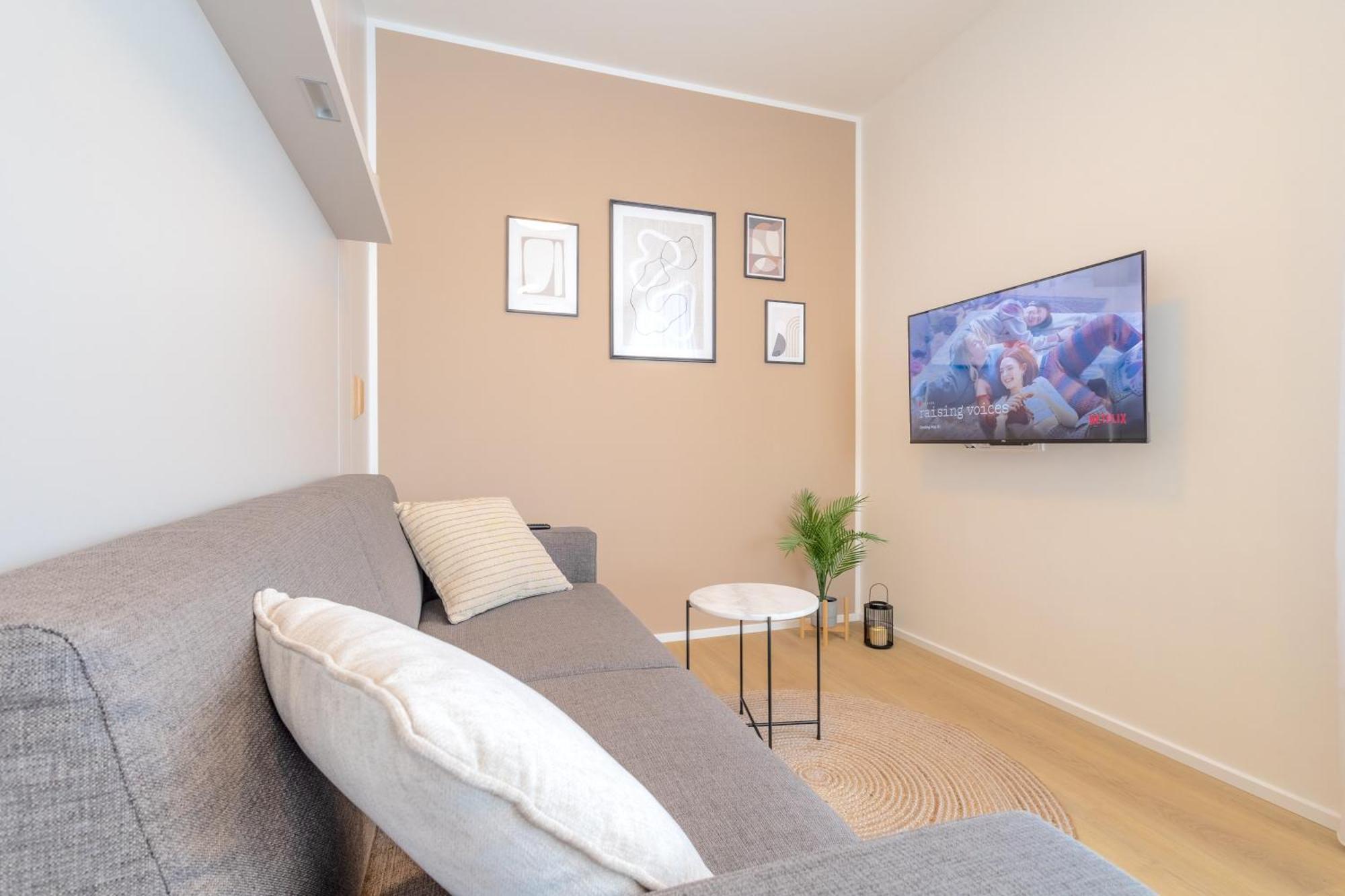 Bright 2Br - 7Th Floor, Balcony, Free Parking By Gravity Pragueアパートメント エクステリア 写真