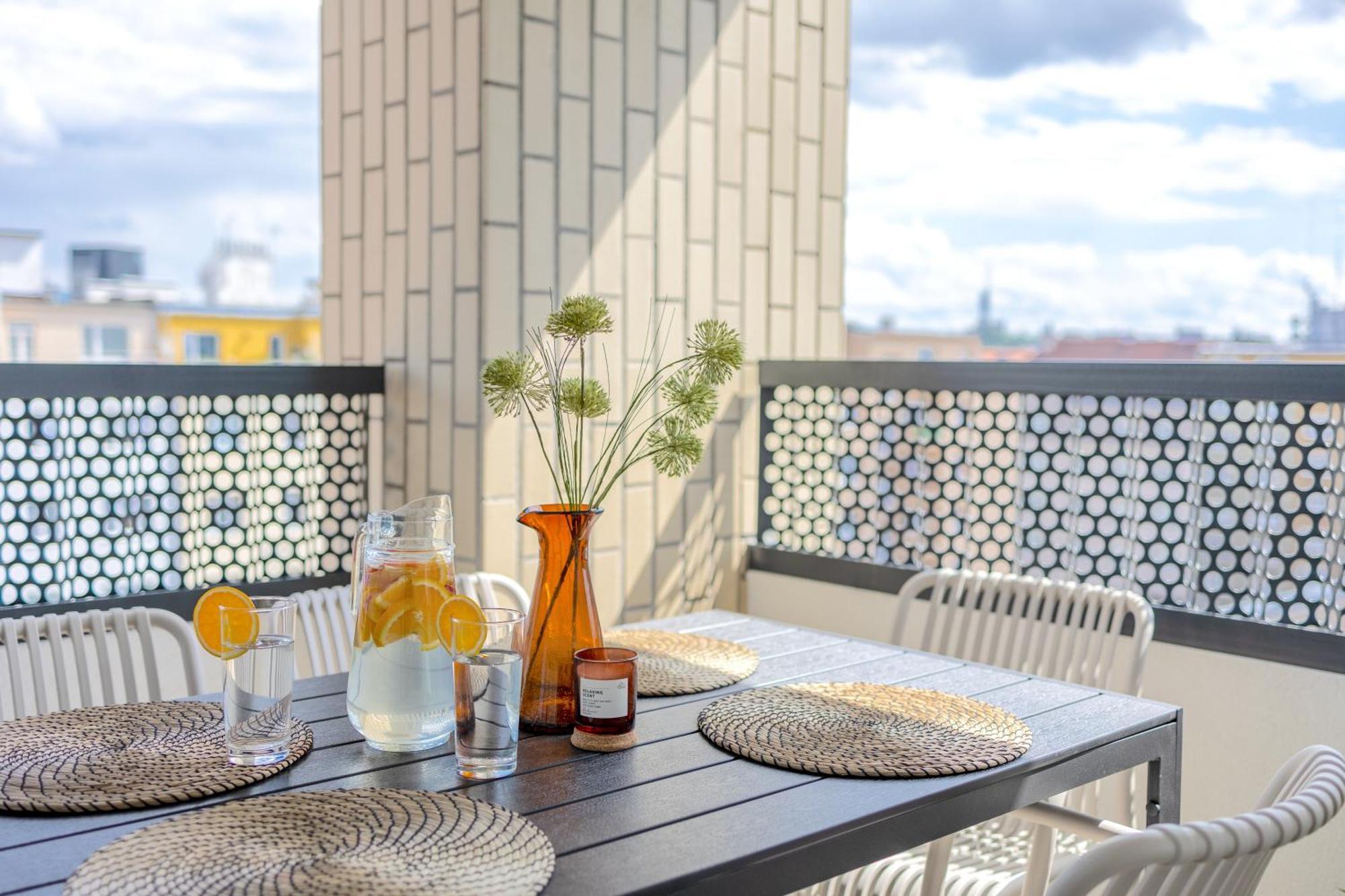 Bright 2Br - 7Th Floor, Balcony, Free Parking By Gravity Pragueアパートメント エクステリア 写真