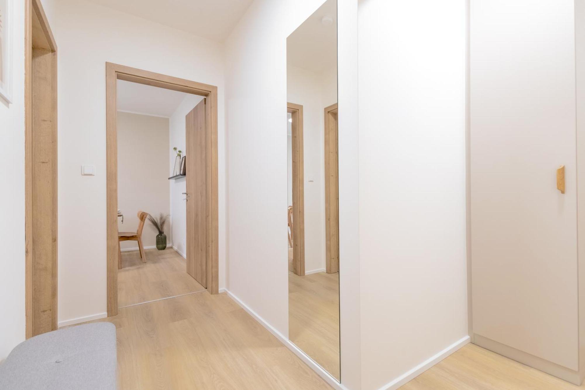 Bright 2Br - 7Th Floor, Balcony, Free Parking By Gravity Pragueアパートメント エクステリア 写真